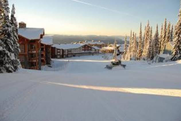 White Crystal Inn Big White Exterior foto